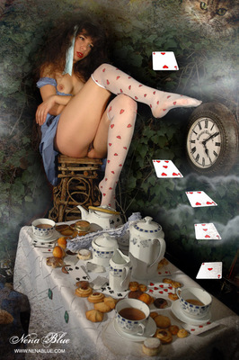 Tea with Alice in wonderland - Pic #11