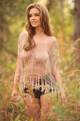 Busty Swimsuit Model Lauren Hanley - Pic #10