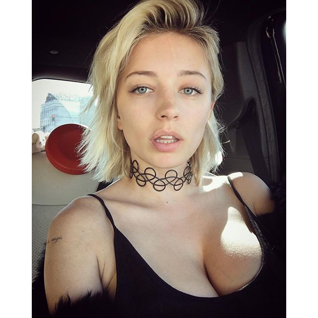 Busty Instagram Hottie Caroline Vreeland - Pic #4