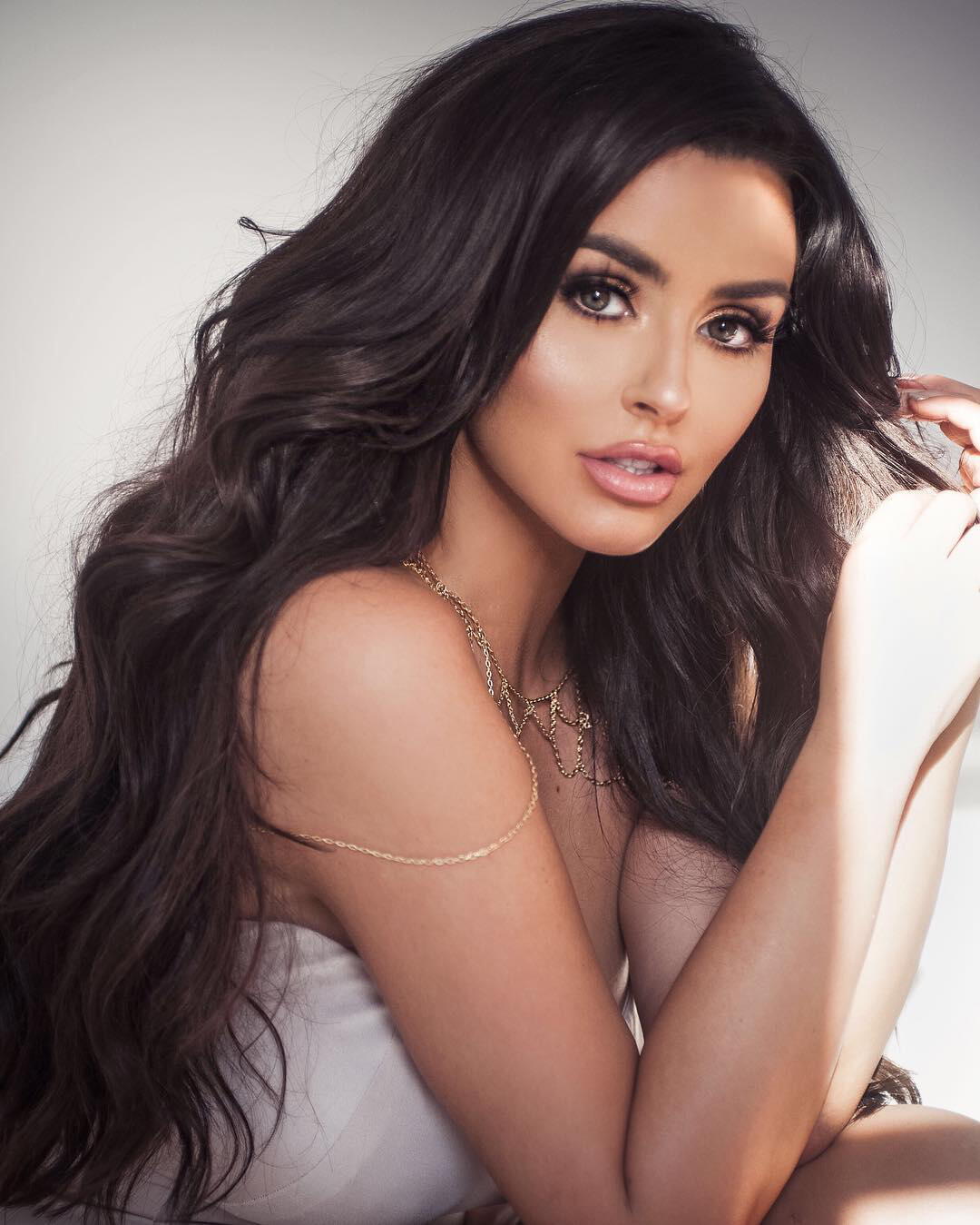 Best Of Busty Bombshell Abigail Ratchford 2017 - Pic #10