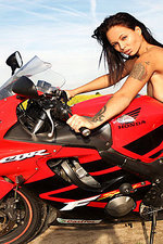 Sexy Lesbian Wet Show