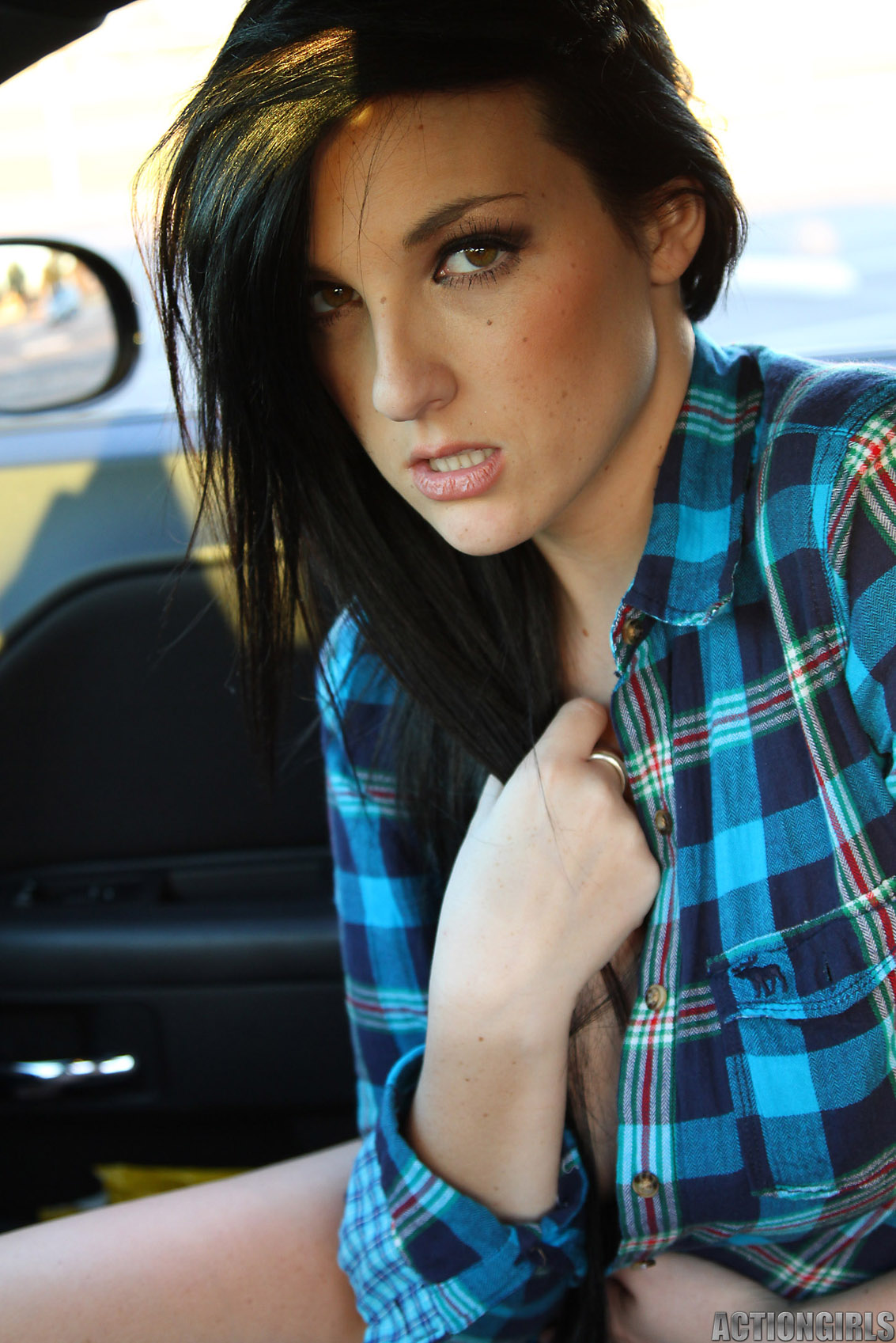 Busty Babe Kayla With Incredible Eyes - Pic #16