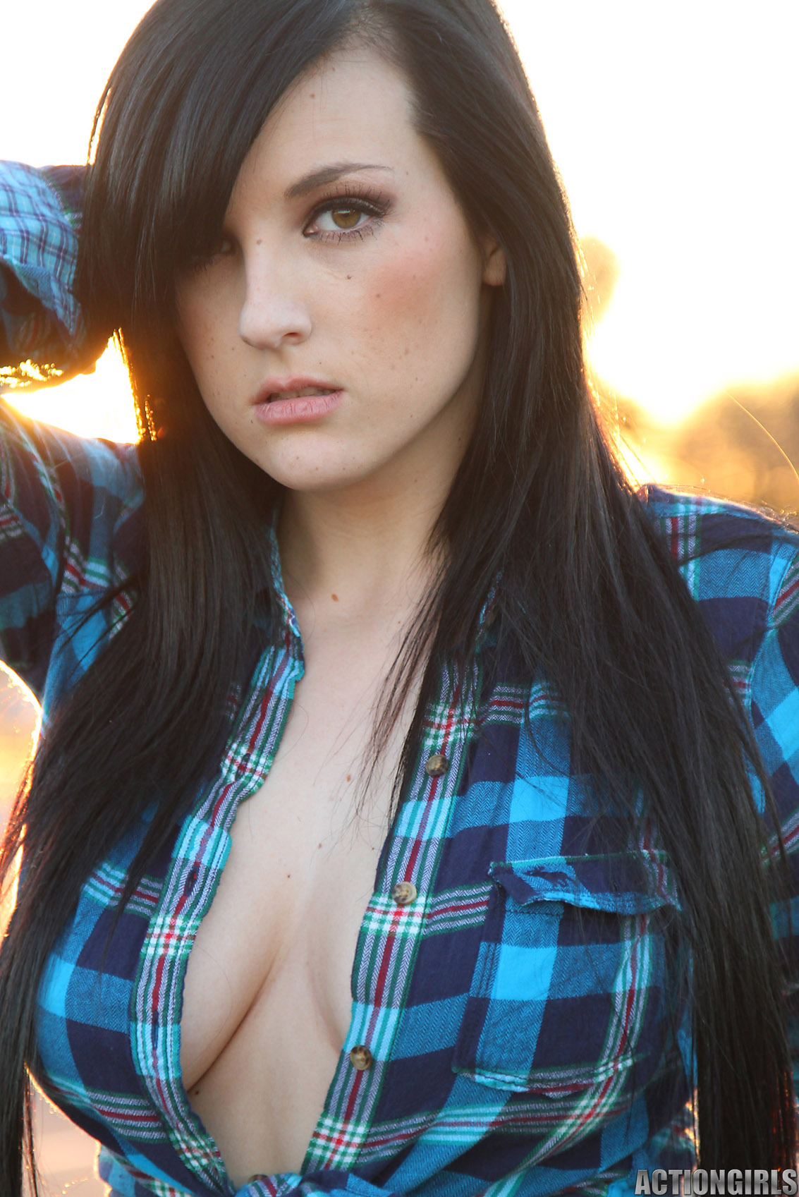 Busty Babe Kayla With Incredible Eyes - Pic #6