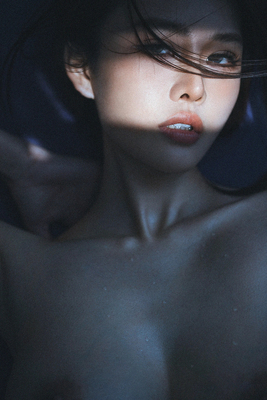 'Chinese Pearl' with Sheri Har Huang via All Gravure - Pic #02