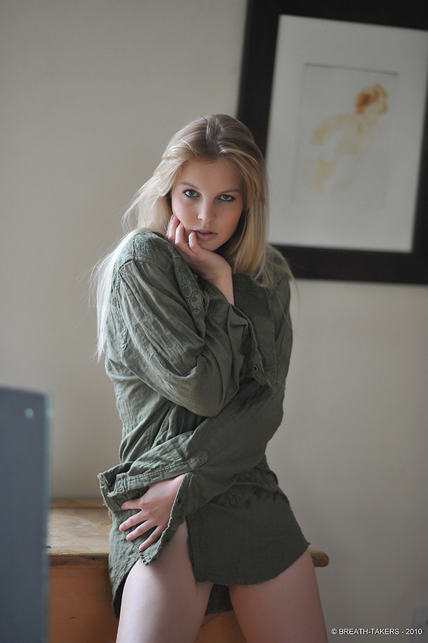 Rose In Guess For Breath Takers - Pic #21