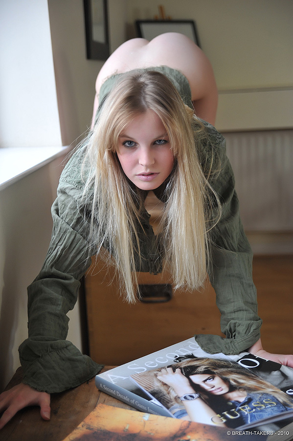 Rose In Guess For Breath Takers - Pic #11