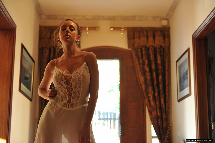 Tori Hallway for Breathtakers - Pic #4