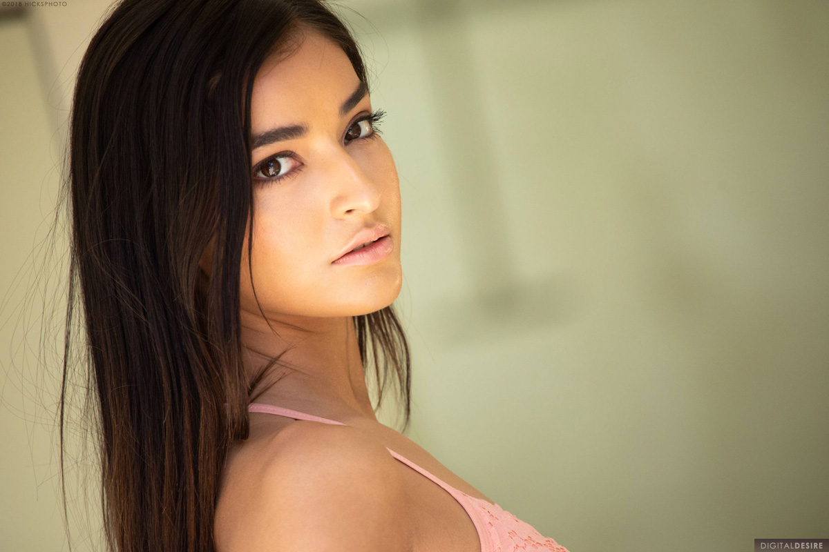 Lovely Face Of Emily Willis Via Digital Desire - Pic #12