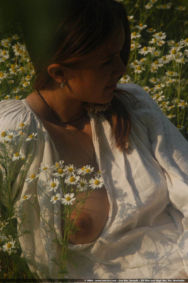 Nude Countryside Teen - Pic #20