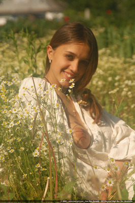 Nude Countryside Teen - Pic #01