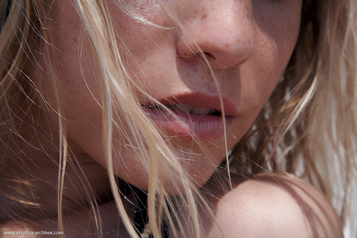 Sensual Girl With Freckles - Pic #6
