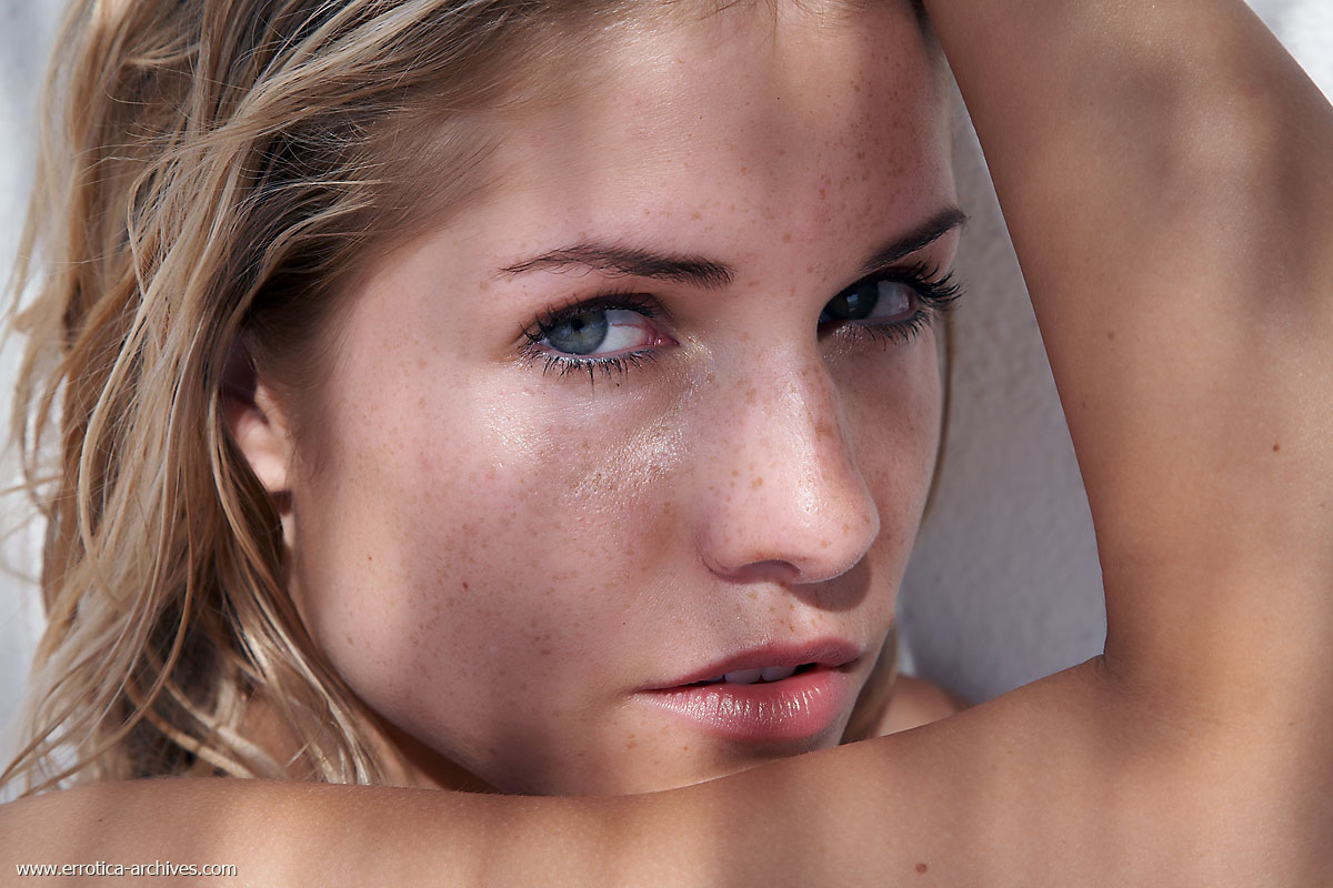 Sensual Girl With Freckles - Pic #0