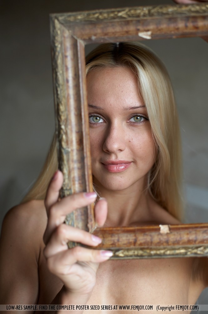 Picturing Her Sex Appeal - Pic #5