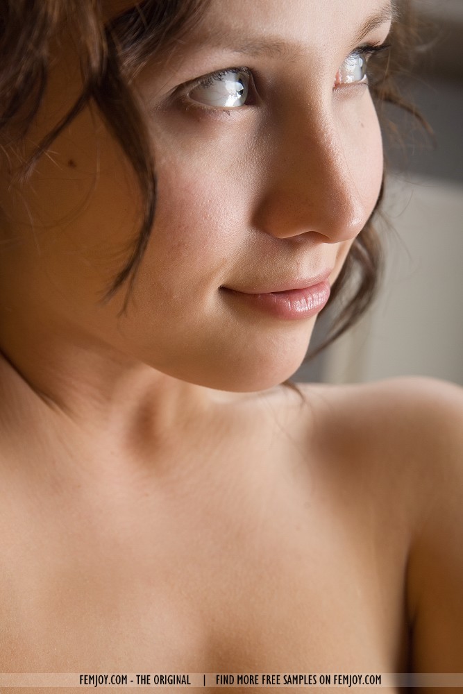 Pretty Face And Pretty Pussy - Pic #3