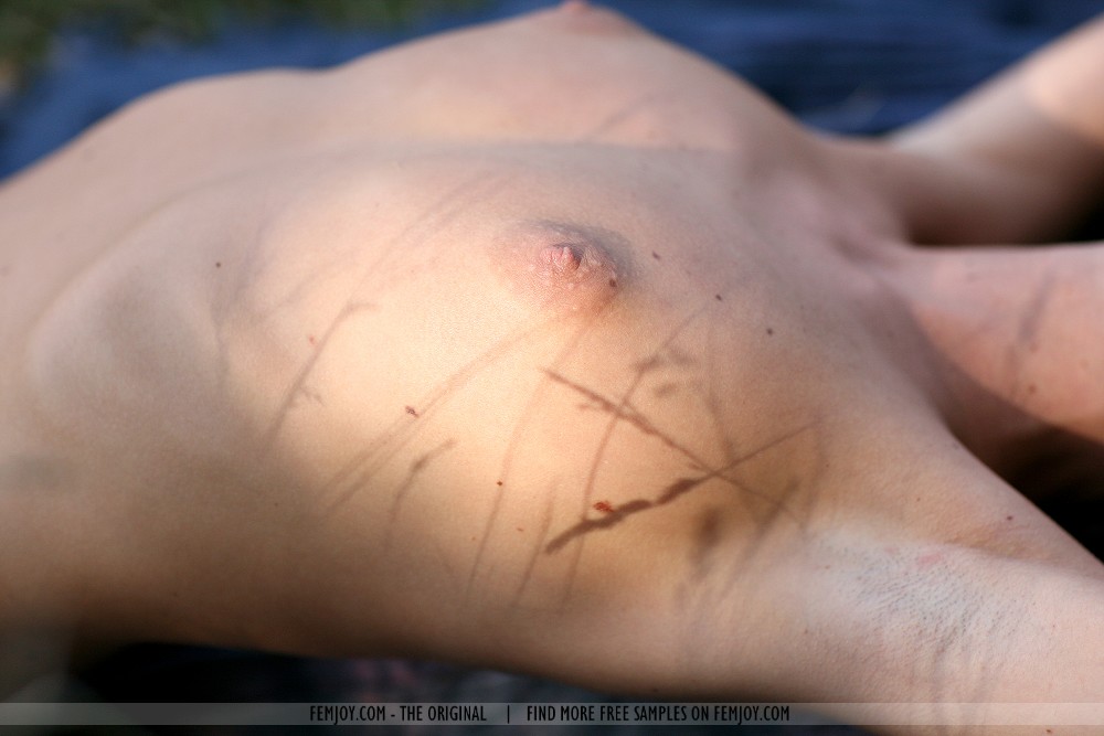 Bambi Totally Naked - Pic #2