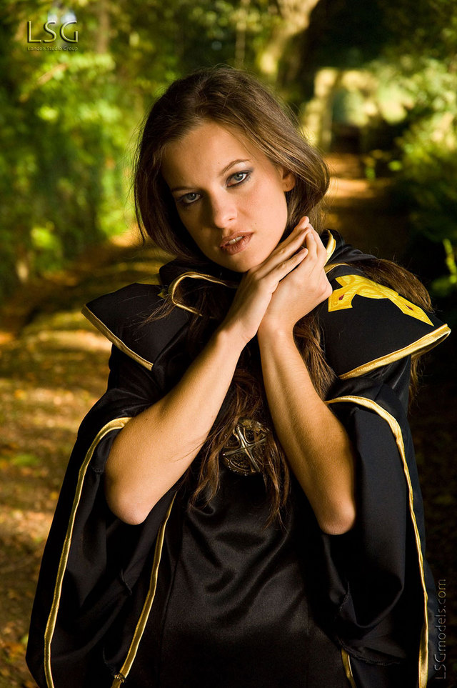 Sweet Pussy In The  Forest - Pic #4