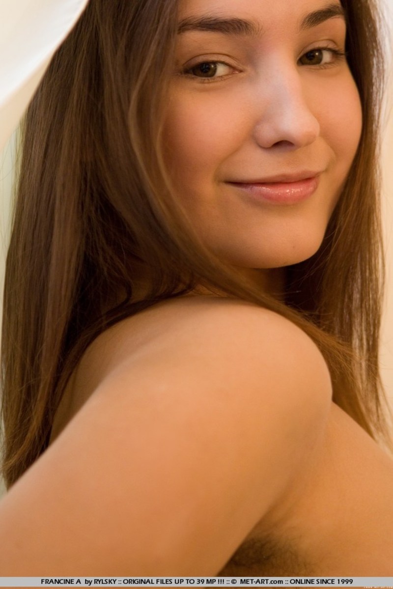 Absolute natural teen Francine - Pic #0