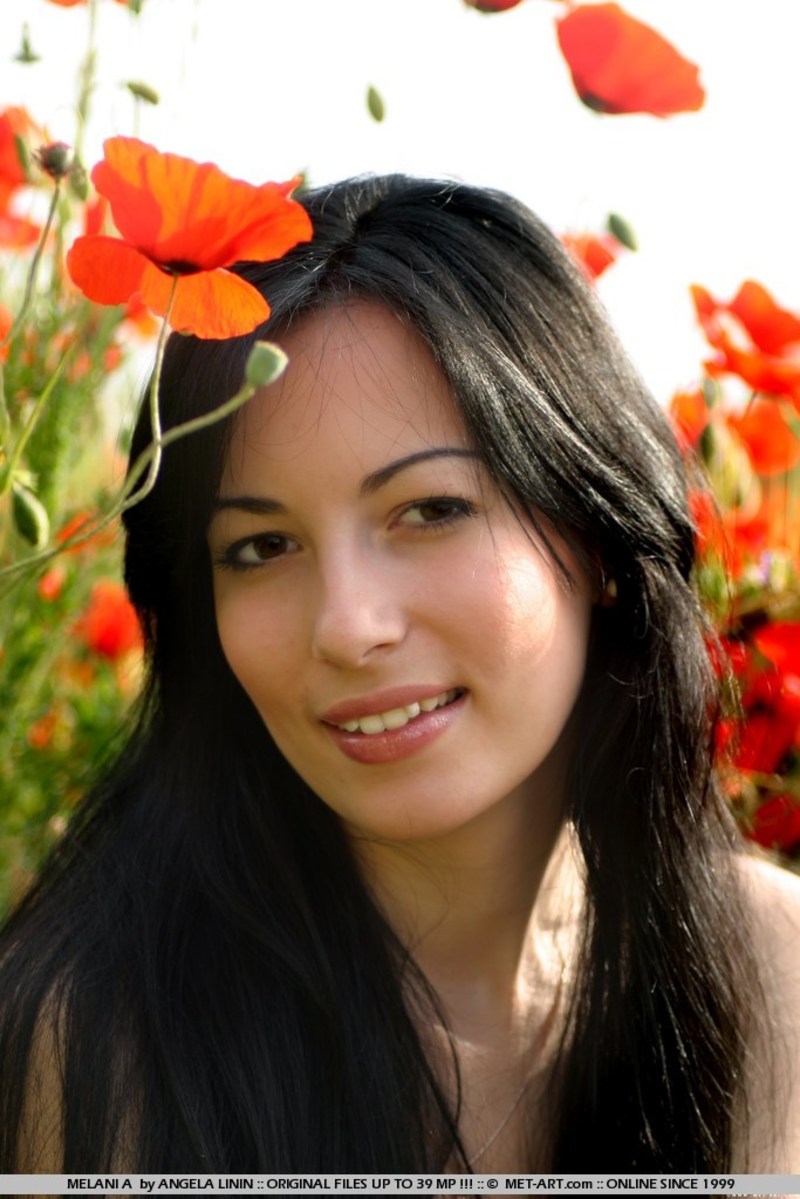 Beauty is beauty - Melany on the floverfield - Pic #7