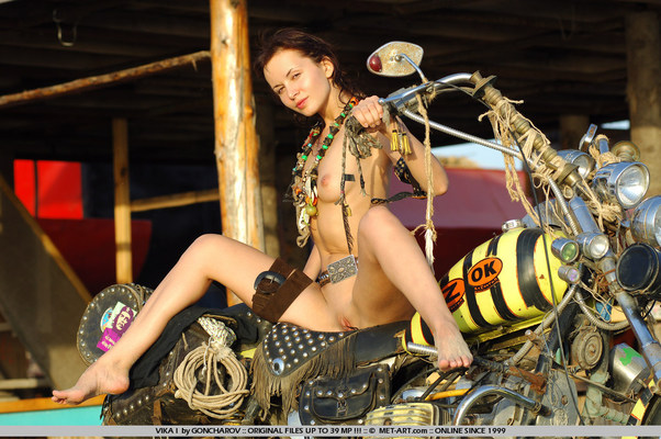 Nice Pussy On Bike - Pic #04