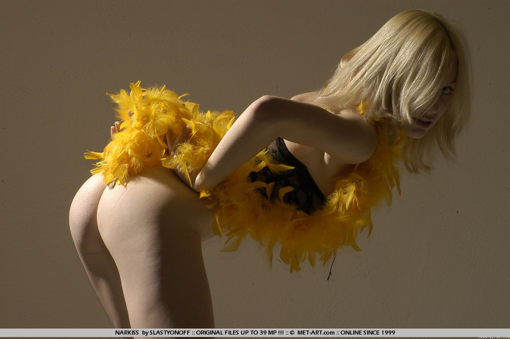 Elegant Blonde And Naked - Pic #8