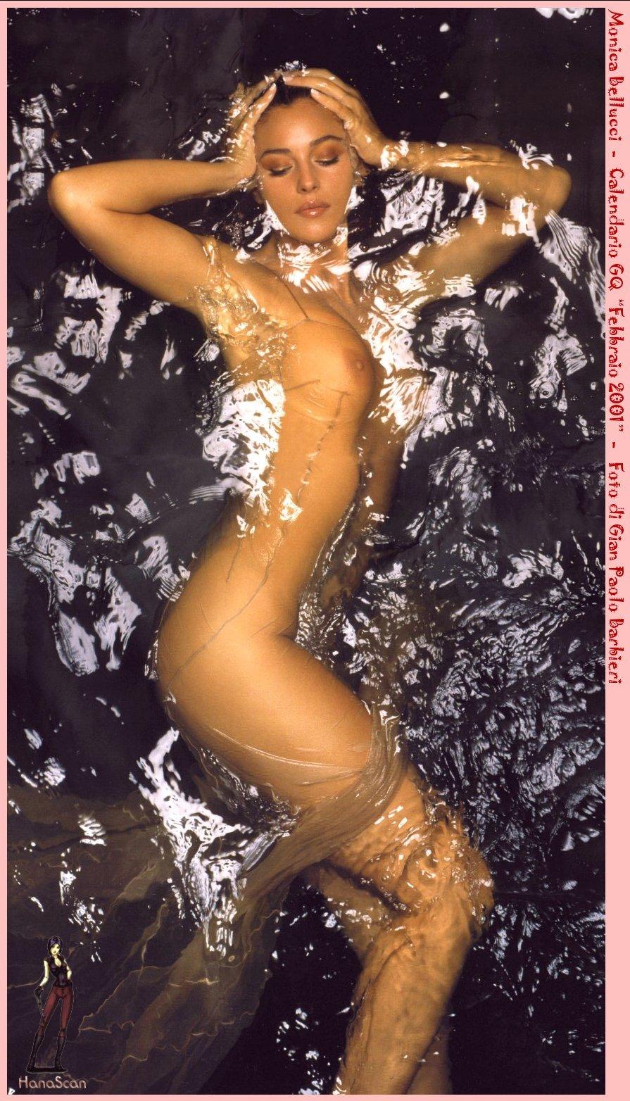 Monica Belucci - Pic #19