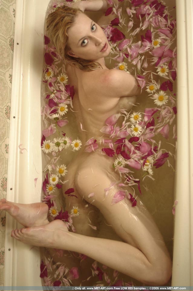 Flower And The Bee 2 - Pic #17