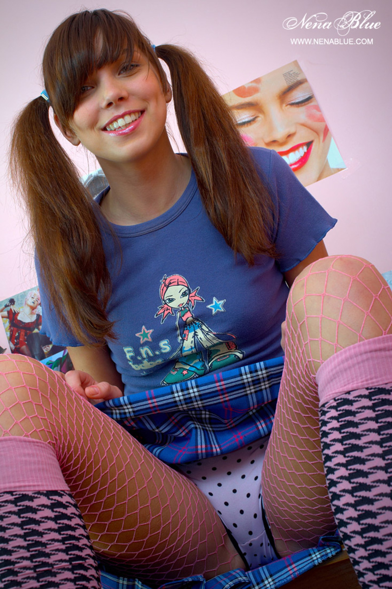 Pink fishnet and pink stockings - Pic #3