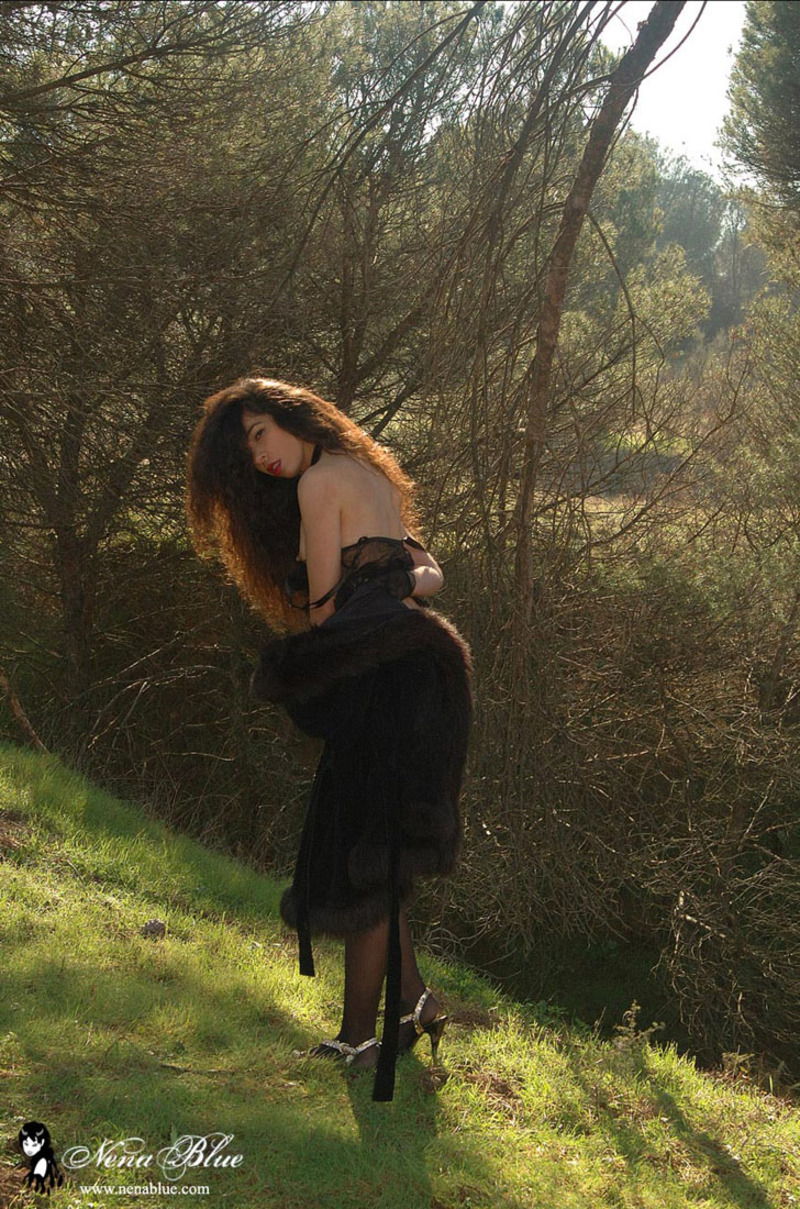 Curly outdoors masturbation - Pic #18