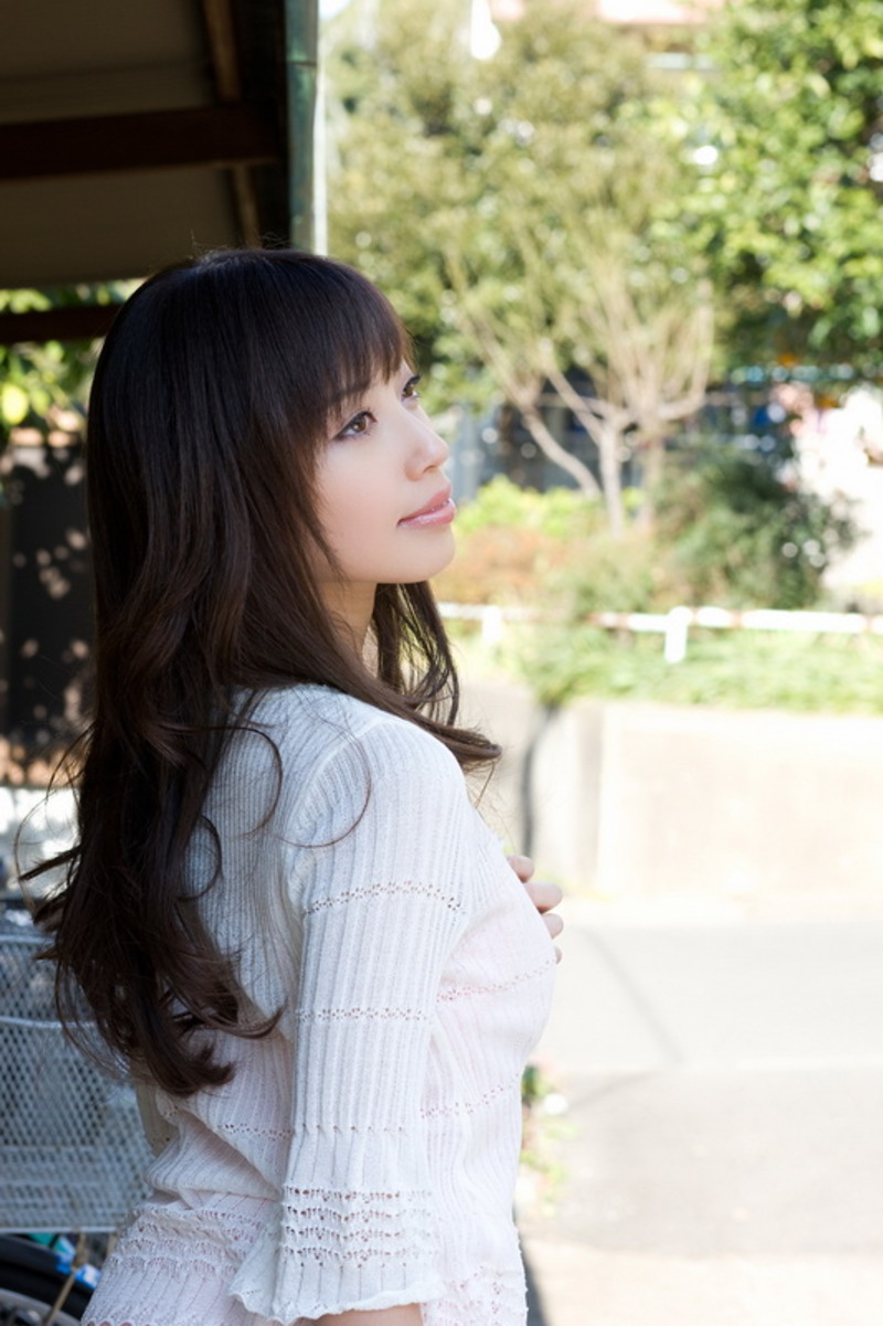 Beautious asian girl shows her goods - Pic #13