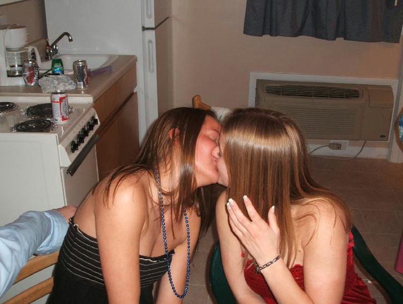 AmaKings TrashedGirlfriends Trashed Bitches Snogging - Pic #5
