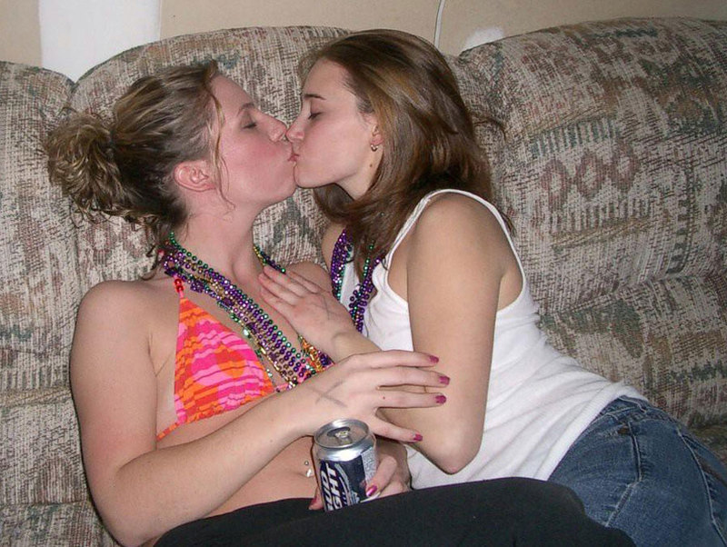 AmaKings TrashedGirlfriends Trashed Bitches Snogging - Pic #7