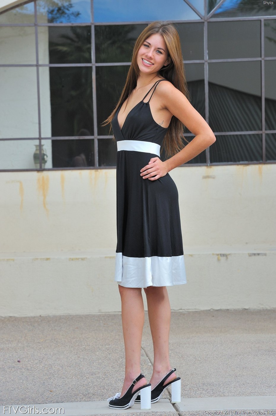 Hot Teen Shyla Flashing In Public - Pic #17