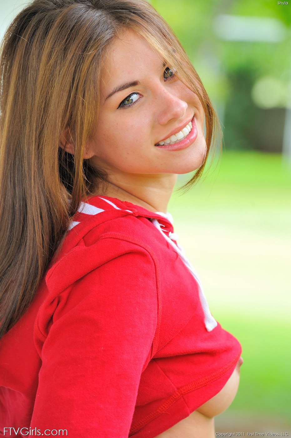 Cute Teen Shyla Playing With Dildo In Public - Pic #7