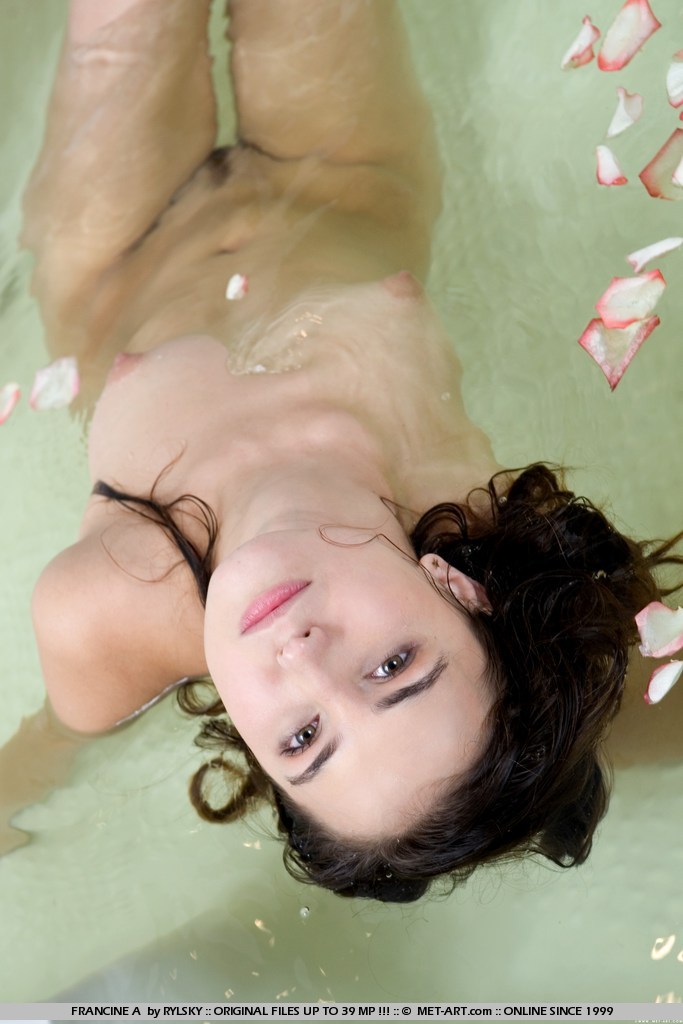 Francine A By Rylsky The Bath - Pic #12