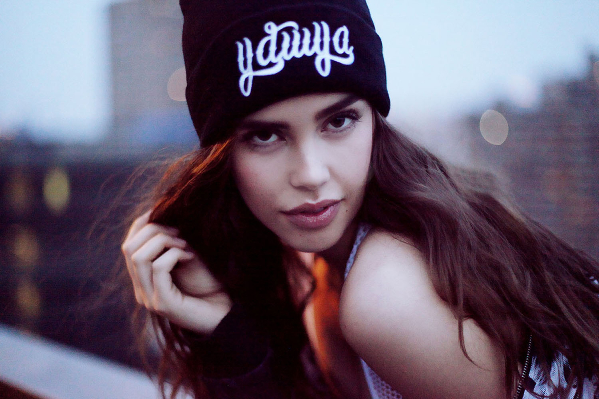 Stunning Babe Jessica Buch - Pic #20