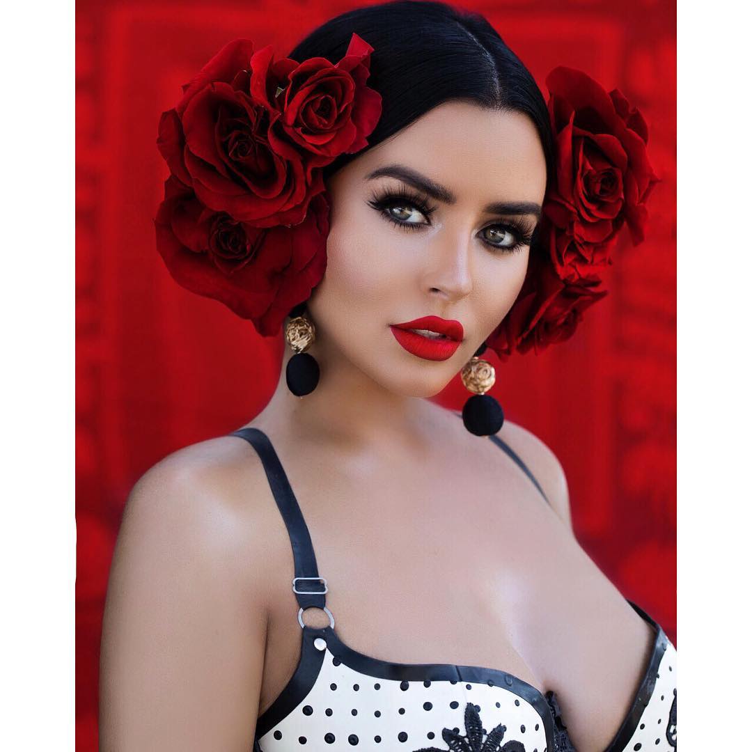 Busty Instagram Babe Abigail Ratchford - Pic #4