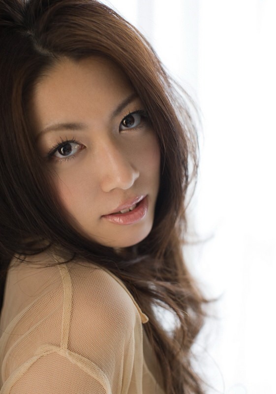 SexAsian18 Beautiful Japanese AV Idol Hikaru Takizawa Loves To Show Off Her Creamy Body - Pic #8