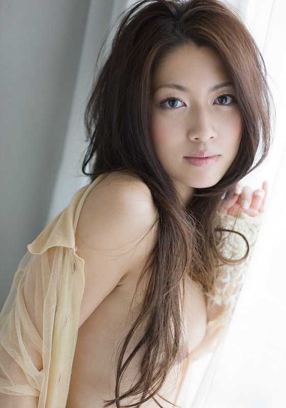 SexAsian18 Beautiful Japanese AV Idol Hikaru Takizawa Loves To Show Off Her Creamy Body - Pic #9