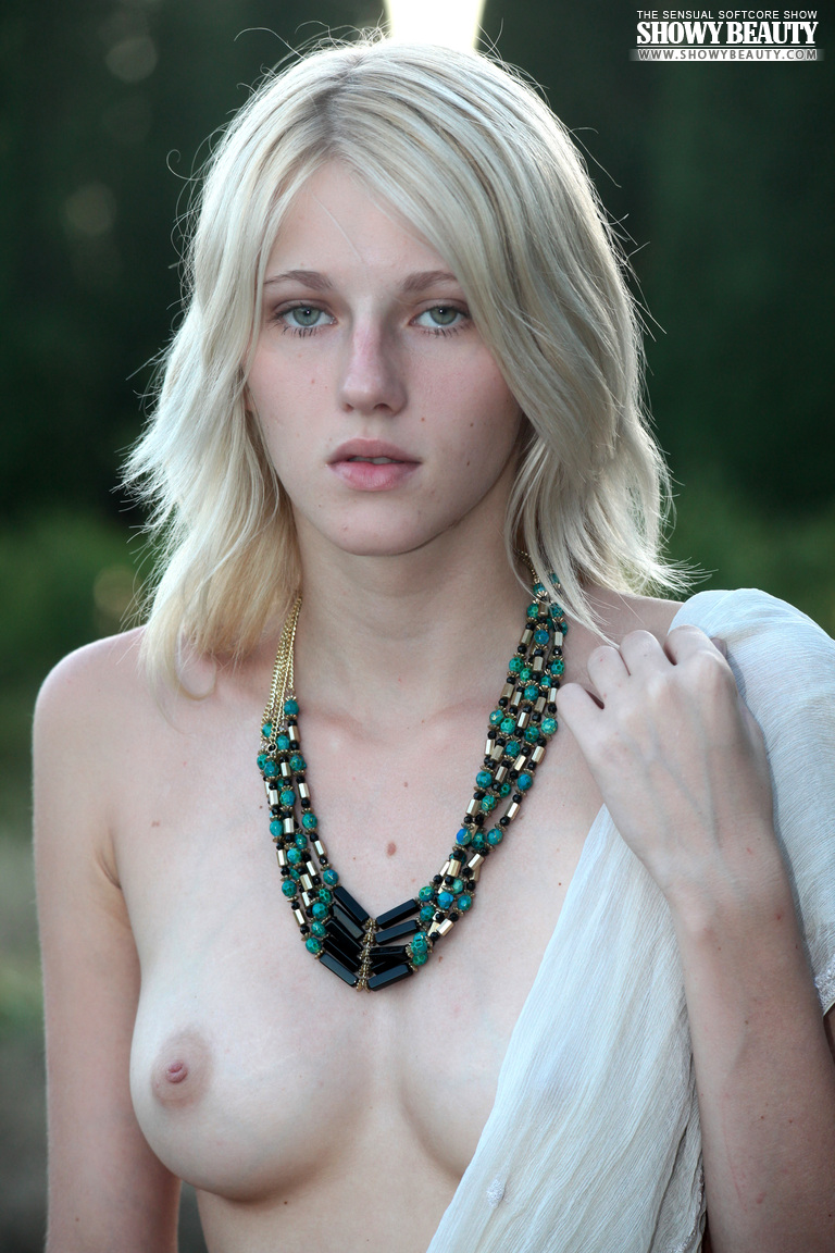 Goddes by Lynch for Show Beauty - Pic #20