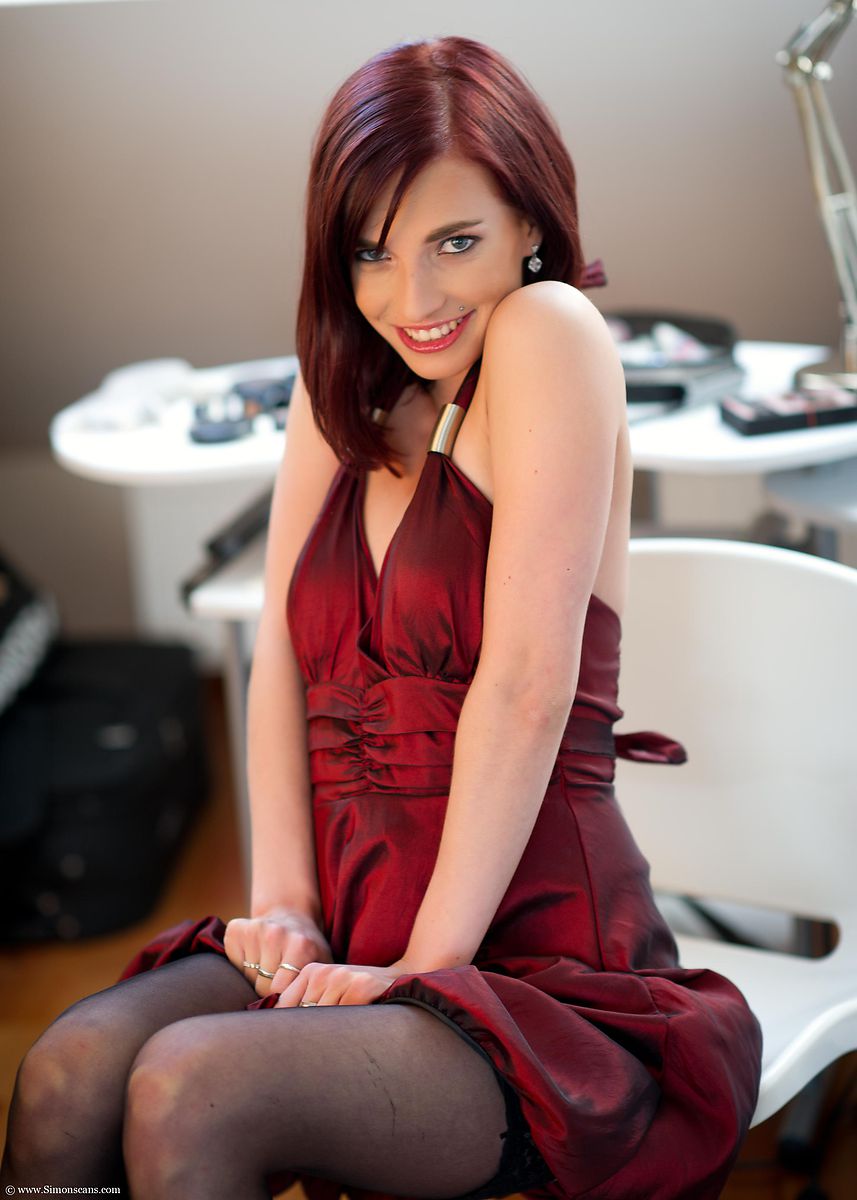 Leila Backstage for SimonScans - Pic #15