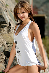 Teen spreading wide wide wide