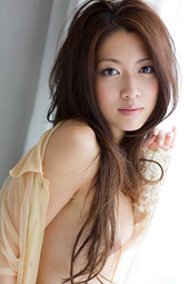 SexAsian18 Beautiful Japanese AV Idol Hikaru Takizawa Loves To Show Off Her Creamy Body
