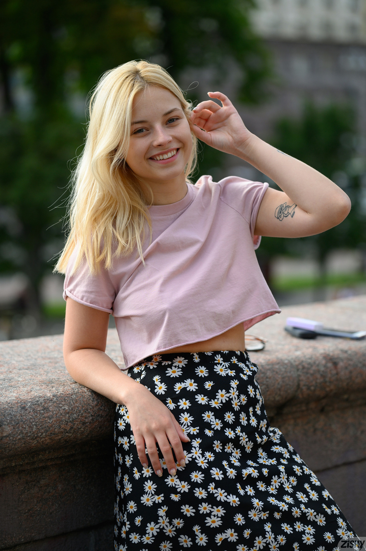 'Lovely Blondie' with Bianca Bell via Zishy - Pic #0